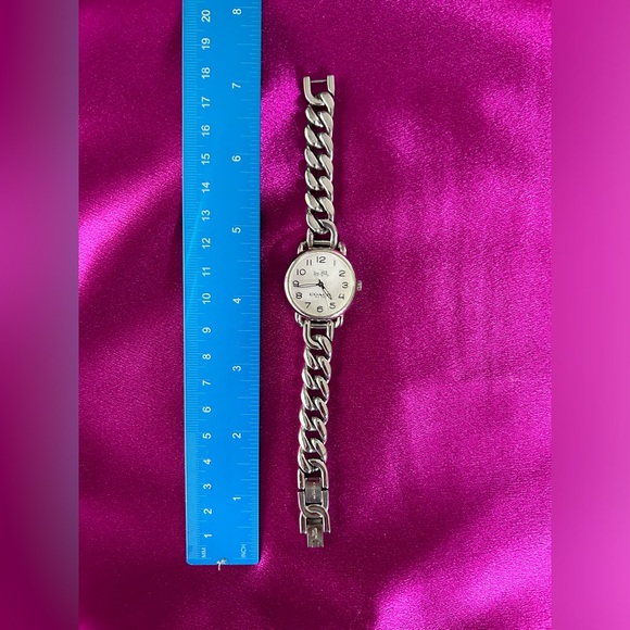 COPY - Coach Watch - silver bracelet band - broken clasp - Picture 3 of 3